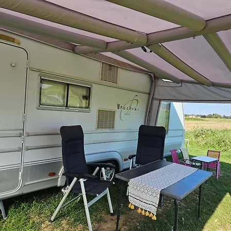 Deluxe Oase Der Ruhe - Wohnwagen Im Kornfeld *